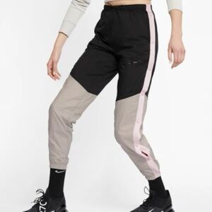 Nike Windrunner Joggers Size M